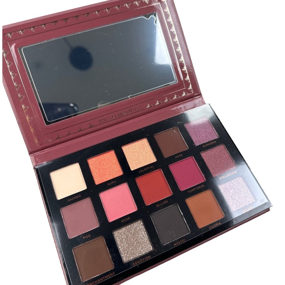 Ace Beauté - Mystic Romance Eyeshadow Palette